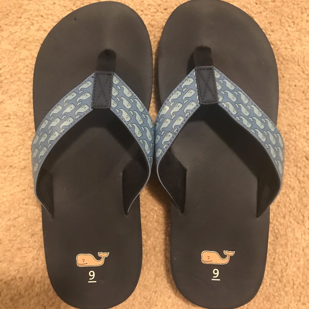 Vineyard vines flip flops